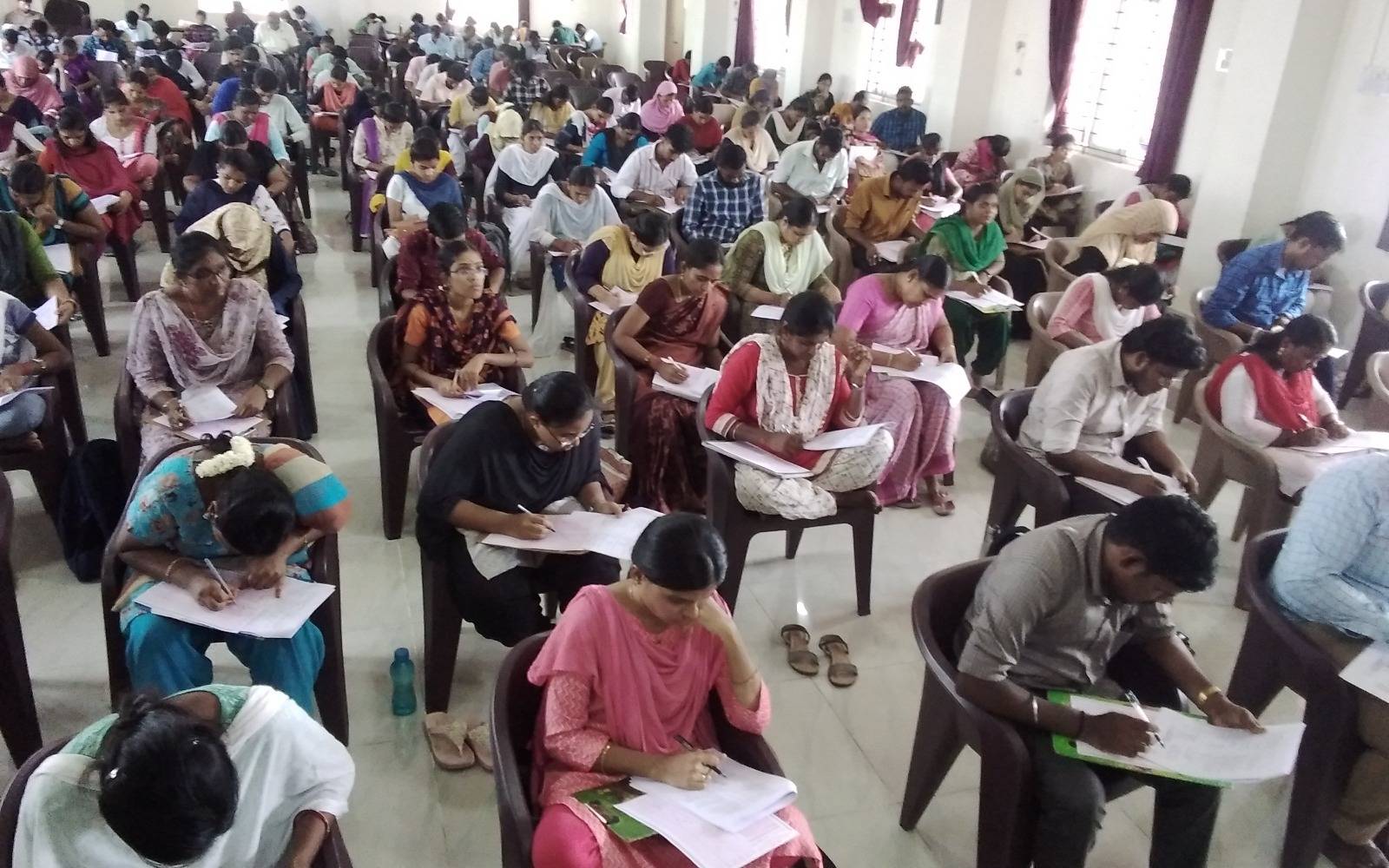 TNPSC aspirants at District Central Library, Trichy